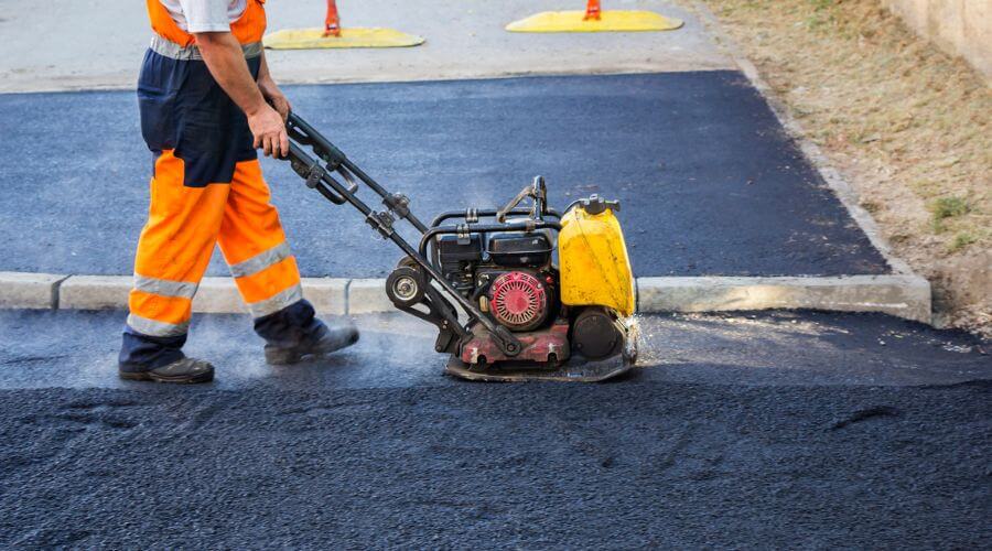 Professional gutter cleaning in Palm Springs, CA